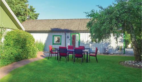 One-Bedroom Holiday Home