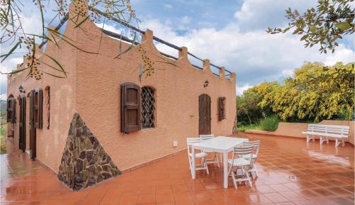 Three-Bedroom Holiday Home 