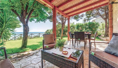 One-Bedroom Holiday Home