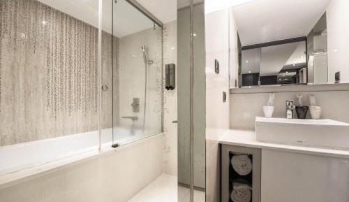 Triple Room (Basement Floor)