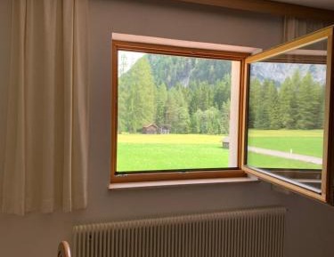 Apartment with Mountain View