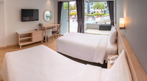 Deluxe King Room