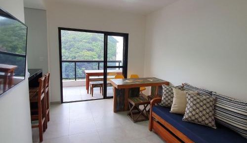 Apartment with Mountain View