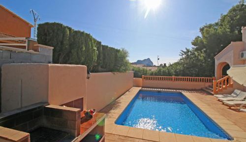 Three-Bedroom House with Private Pool 