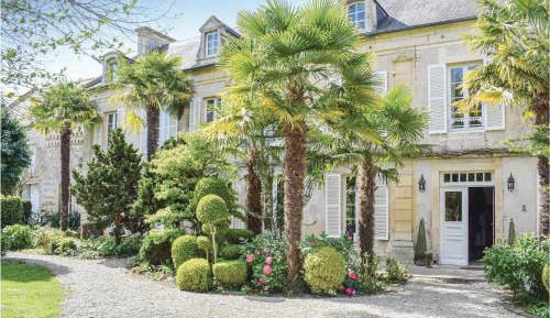 Six-Bedroom Holiday Home