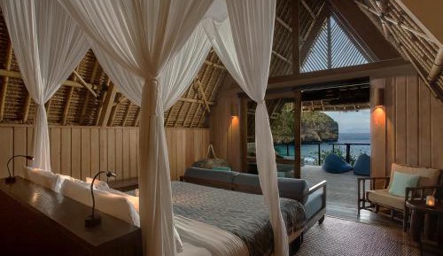 One-Bedroom Bungalow Beachfront