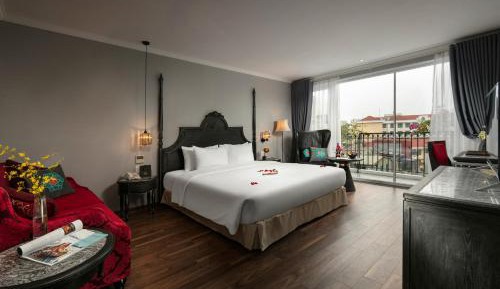 Junior Suite with Balcony