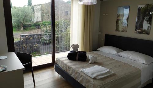 Double Room with Balcony (2 Adults + 1 Child)