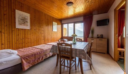 Apartment (5 Adults)