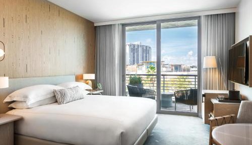 Premium King Room with Balcony