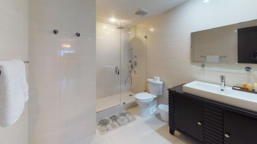 Premium One-Bedroom Suite with Bay View 814 
