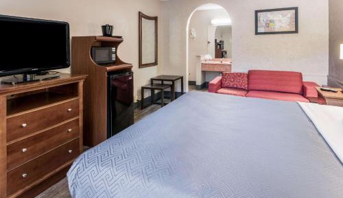 King Room with Sofa Bed - Non-Smoking