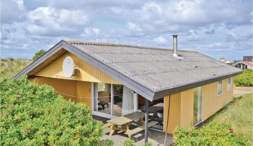 Three-Bedroom Vacation Home 
