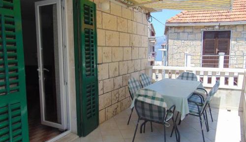Three-Bedroom Apartment with Balcony