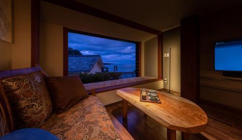 King Room with Open-Air Bath - Non-Smoking 301