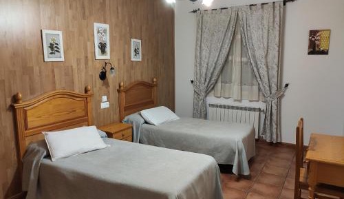 Double or Twin Room with Private Bathroom