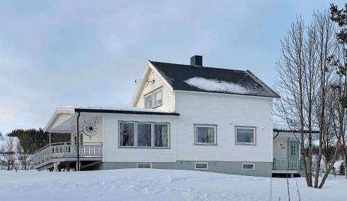 Five-Bedroom Holiday Home