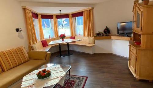 One-Bedroom Apartment - Top 1