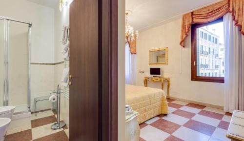 Double or Twin Room with Canal View