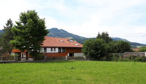 Apartment with Mountain View