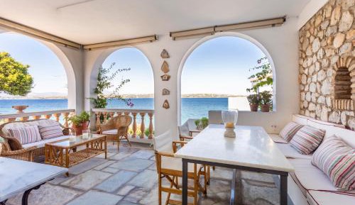 Villa - Beach Front
