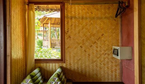 Bungalow with Garden View