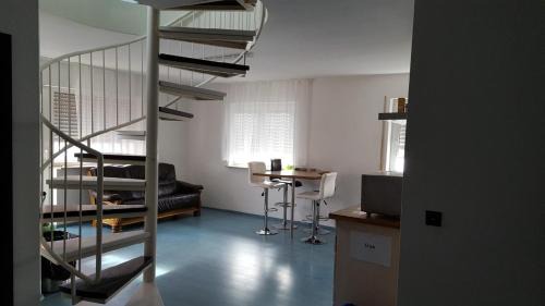 Standard Single Room with Shared Bathroom