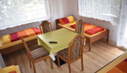 Standard Twin Room with Shared Bathroom