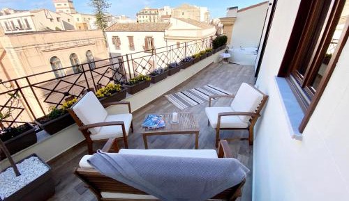 Deluxe Suite with Spa Bath