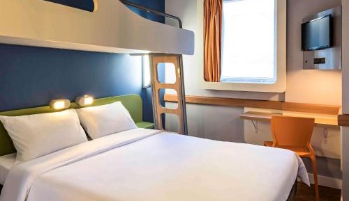 Standard Double Room with One Bunk Bed