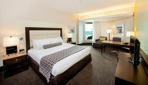 Standard King Room - Club Floor