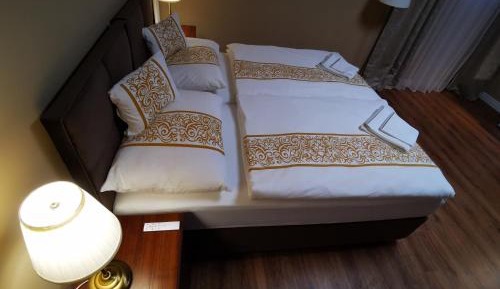 King Studio with Sofa Bed