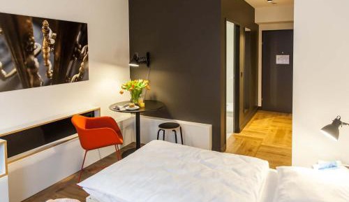 Studio with Twin Beds
