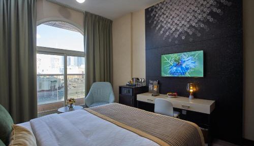 Deluxe King Room