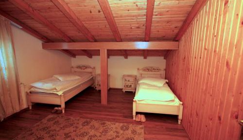 Three-Bedroom Suite with Balcony