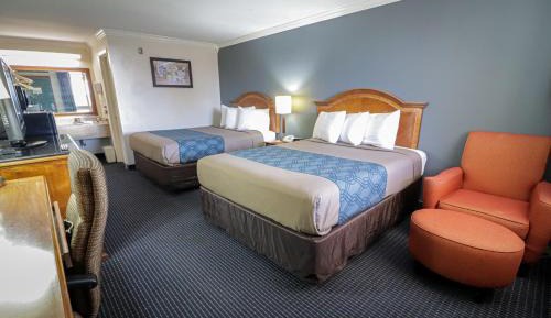 Queen Room with Two Queen Beds - Non-Smoking