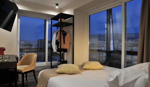 Corner Single Room with Acropolis View