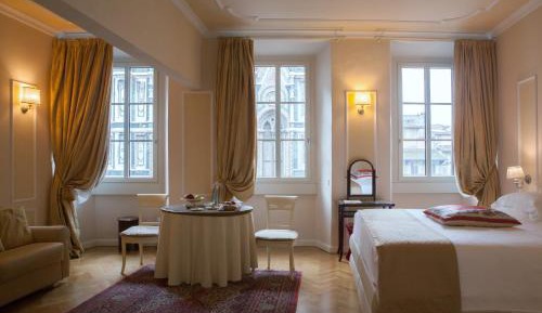 Deluxe Apartment with Duomo View