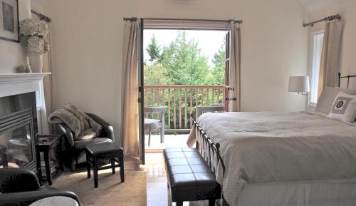 Queen Room with Garden View