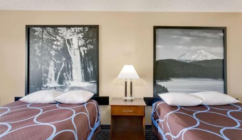 Queen Room with Two Queen Beds and Mobility/Hearing Access - Non-Smoking
