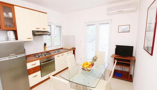 Apartment (2 Adults)
