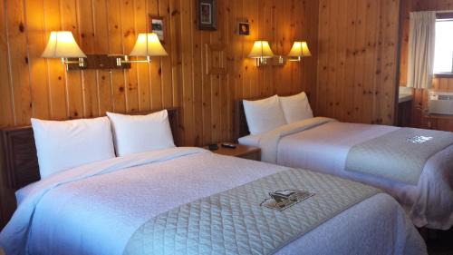 Queen Room with Two Queen Beds
