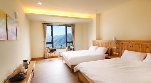 Quadruple Room with Private Bathroom