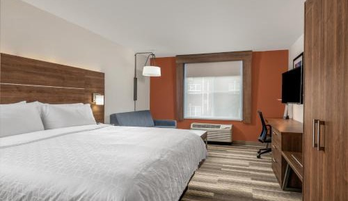 Standard King Room with Sofa Bed - Non-Smoking