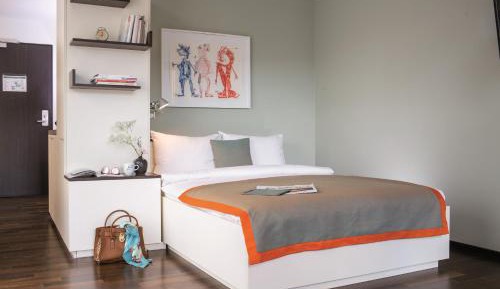 Business Double Room (55 in bed width)