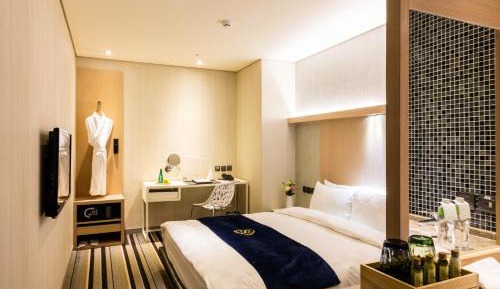 Vogue Double Room without Window