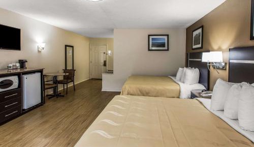 Standard Room with Two Queen Beds with Fireplace and Balcony