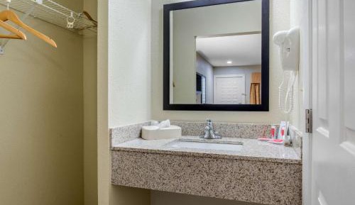 Double Room with Two Double Beds - Non-Smoking