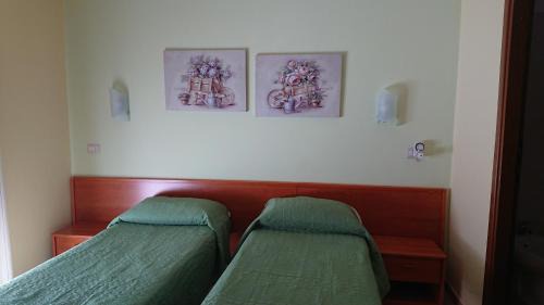 Twin Room with Bathroom