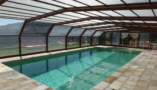 Apartment with Mountain View